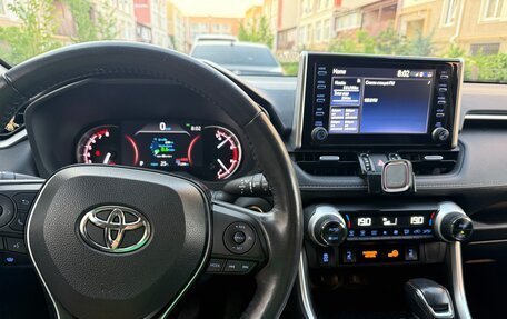 Toyota RAV4, 2021 год, 3 380 000 рублей, 15 фотография