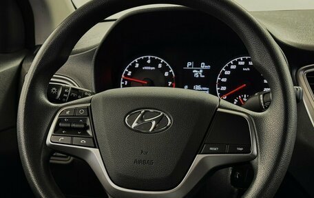 Hyundai Solaris II рестайлинг, 2021 год, 1 670 000 рублей, 8 фотография