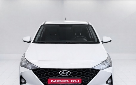 Hyundai Solaris II рестайлинг, 2021 год, 1 670 000 рублей, 2 фотография