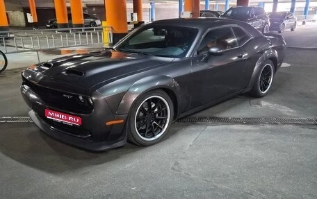Dodge Challenger III рестайлинг 2, 2021 год, 6 250 000 рублей, 1 фотография