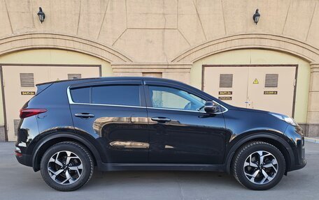 KIA Sportage IV рестайлинг, 2021 год, 2 300 000 рублей, 7 фотография