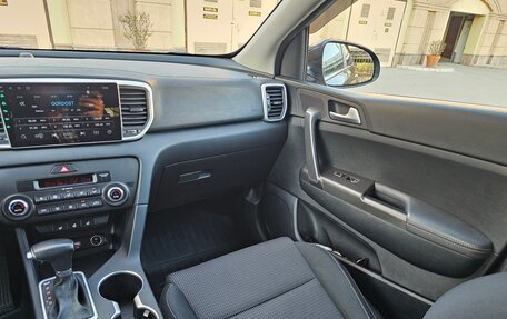 KIA Sportage IV рестайлинг, 2021 год, 2 300 000 рублей, 20 фотография