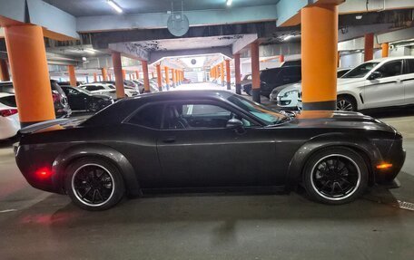 Dodge Challenger III рестайлинг 2, 2021 год, 6 250 000 рублей, 5 фотография