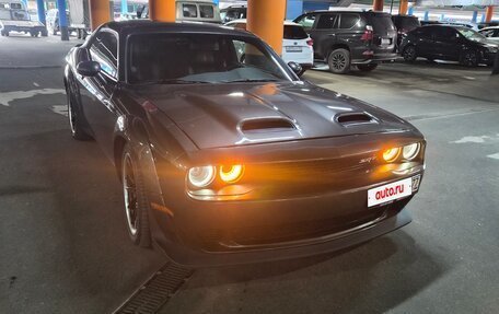 Dodge Challenger III рестайлинг 2, 2021 год, 6 250 000 рублей, 3 фотография