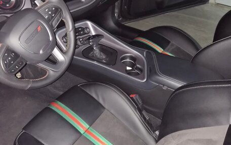 Dodge Challenger III рестайлинг 2, 2021 год, 6 250 000 рублей, 14 фотография