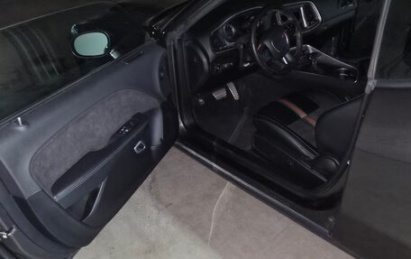 Dodge Challenger III рестайлинг 2, 2021 год, 6 250 000 рублей, 15 фотография