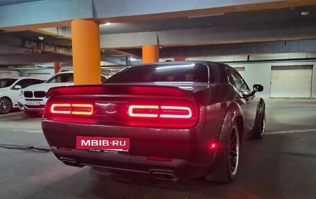 Dodge Challenger III рестайлинг 2, 2021 год, 6 250 000 рублей, 7 фотография
