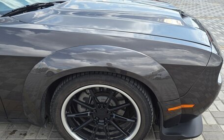 Dodge Challenger III рестайлинг 2, 2021 год, 6 250 000 рублей, 25 фотография