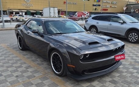 Dodge Challenger III рестайлинг 2, 2021 год, 6 250 000 рублей, 26 фотография