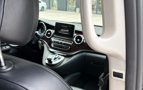 Mercedes-Benz V-Класс, 2014 год, 3 200 000 рублей, 24 фотография