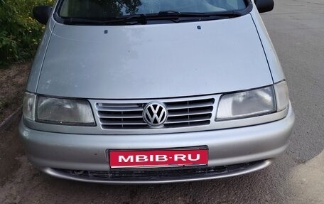 Volkswagen Sharan I рестайлинг, 1996 год, 400 000 рублей, 1 фотография