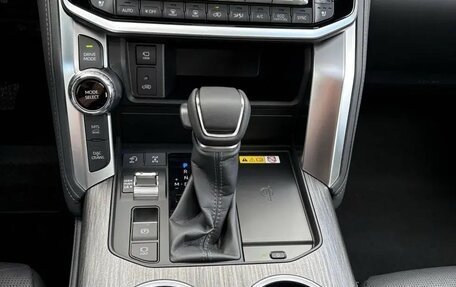 Toyota Land Cruiser, 2026 год, 15 200 000 рублей, 26 фотография