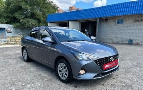 Hyundai Solaris II рестайлинг, 2020 год, 1 800 000 рублей, 3 фотография