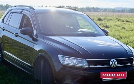 Volkswagen Tiguan II, 2020 год, 2 500 000 рублей, 2 фотография