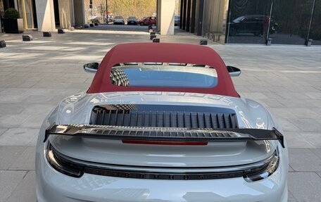 Porsche 911, 2023 год, 36 400 000 рублей, 23 фотография