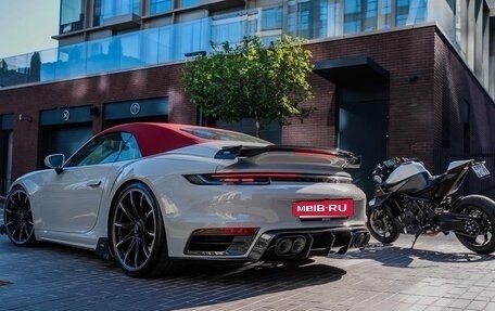 Porsche 911, 2023 год, 36 400 000 рублей, 32 фотография