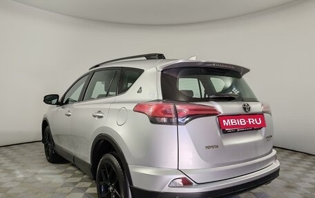 Toyota RAV4, 2018 год, 2 415 000 рублей, 7 фотография