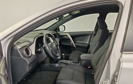 Toyota RAV4, 2018 год, 2 415 000 рублей, 16 фотография