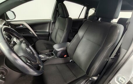 Toyota RAV4, 2018 год, 2 415 000 рублей, 19 фотография