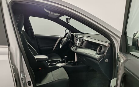 Toyota RAV4, 2018 год, 2 415 000 рублей, 24 фотография