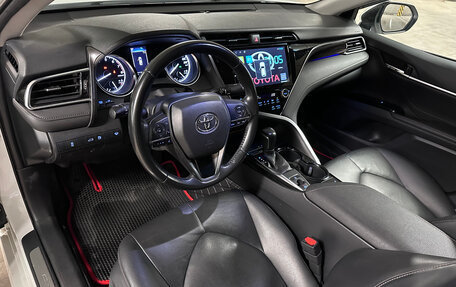 Toyota Camry, 2018 год, 3 300 000 рублей, 6 фотография