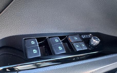 Toyota Camry, 2018 год, 3 300 000 рублей, 18 фотография