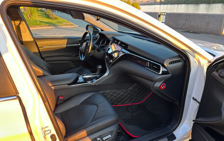Toyota Camry, 2018 год, 3 300 000 рублей, 30 фотография