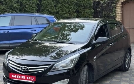 Hyundai Solaris II рестайлинг, 2015 год, 710 000 рублей, 2 фотография