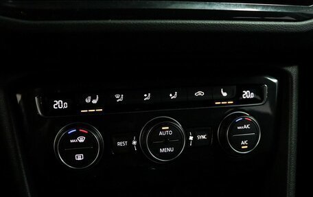 Volkswagen Tiguan II, 2020 год, 2 549 000 рублей, 19 фотография