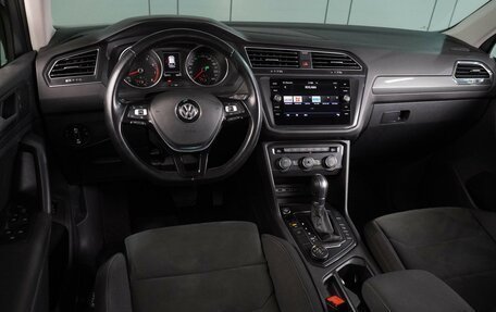 Volkswagen Tiguan II, 2018 год, 2 469 000 рублей, 6 фотография
