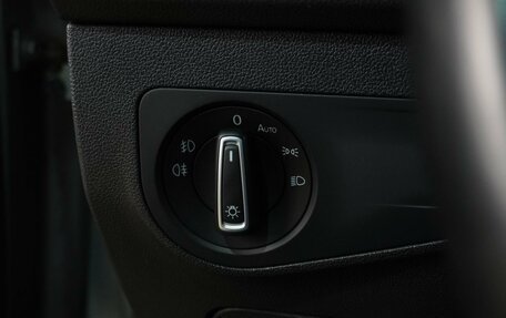 Volkswagen Tiguan II, 2018 год, 2 469 000 рублей, 14 фотография