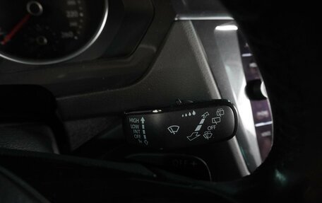 Volkswagen Tiguan II, 2018 год, 2 469 000 рублей, 15 фотография