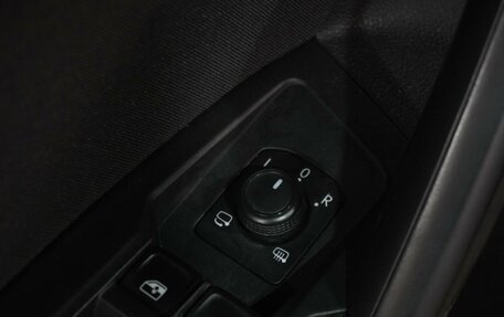 Volkswagen Tiguan II, 2018 год, 2 469 000 рублей, 13 фотография