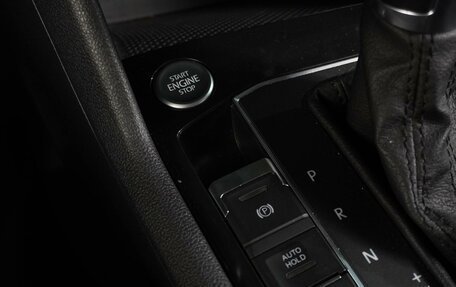 Volkswagen Tiguan II, 2018 год, 2 469 000 рублей, 19 фотография