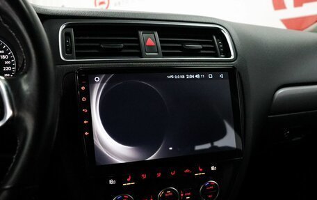 Volkswagen Jetta VI, 2012 год, 999 000 рублей, 11 фотография