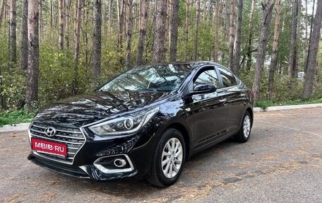 Hyundai Solaris II рестайлинг, 2018 год, 1 100 000 рублей, 1 фотография
