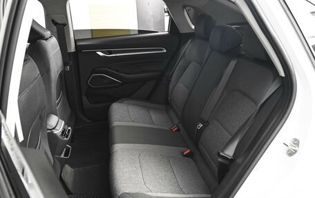Geely Emgrand, 2024 год, 1 590 000 рублей, 9 фотография