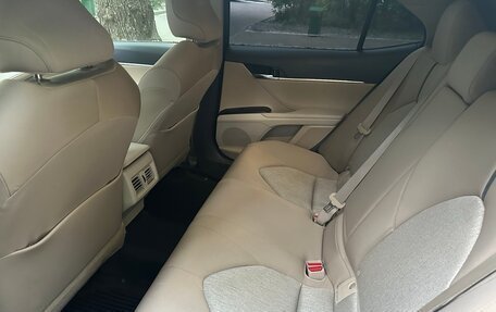 Toyota Camry, 2022 год, 3 200 000 рублей, 6 фотография
