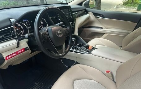 Toyota Camry, 2022 год, 3 200 000 рублей, 5 фотография