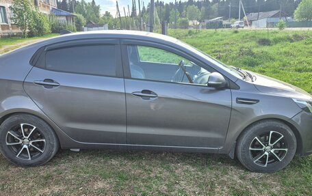 KIA Rio III рестайлинг, 2013 год, 820 000 рублей, 4 фотография