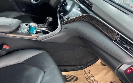 Toyota Camry, 2019 год, 2 860 000 рублей, 9 фотография
