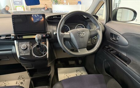 Toyota Wish II, 2012 год, 1 599 999 рублей, 15 фотография