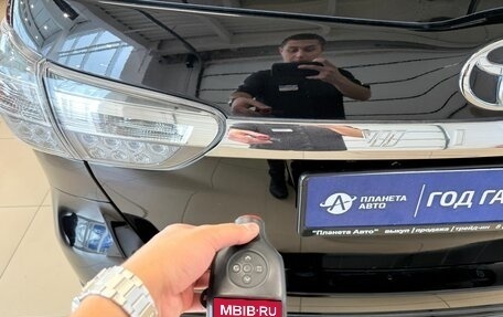Toyota Wish II, 2012 год, 1 599 999 рублей, 25 фотография