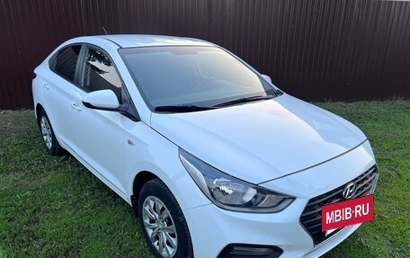 Hyundai Solaris II рестайлинг, 2017 год, 980 000 рублей, 2 фотография