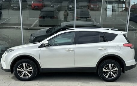 Toyota RAV4, 2017 год, 2 400 000 рублей, 2 фотография