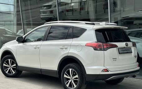 Toyota RAV4, 2017 год, 2 400 000 рублей, 3 фотография