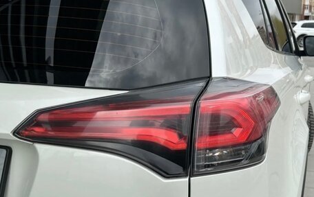 Toyota RAV4, 2017 год, 2 400 000 рублей, 7 фотография