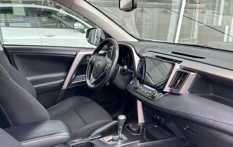 Toyota RAV4, 2017 год, 2 400 000 рублей, 9 фотография