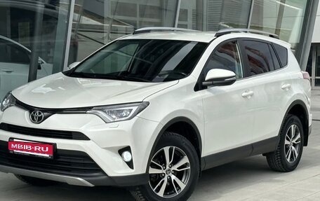 Toyota RAV4, 2017 год, 2 400 000 рублей, 4 фотография