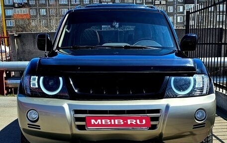 Mitsubishi Montero III, 2002 год, 1 650 000 рублей, 10 фотография
